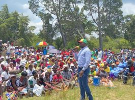 Machakaire calls on youths to register for relief fund Machakaire adressing the crowd