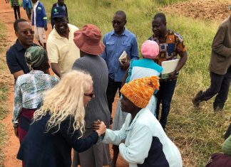 AfDB staff meet with women smallholder farmers in Zimbabwe