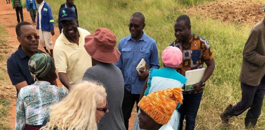 AfDB staff meet with women smallholder farmers in Zimbabwe