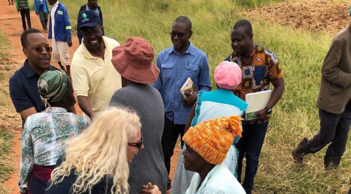 AfDB staff meet with women smallholder farmers in Zimbabwe