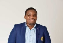 Vukile Lindani Manzi founder of Zillionaire Mobile 696x1044 1