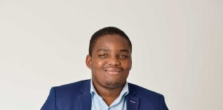 Vukile Lindani Manzi founder of Zillionaire Mobile 696x1044 1