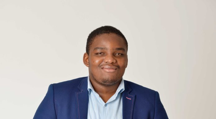 Vukile Lindani Manzi founder of Zillionaire Mobile 696x1044 1