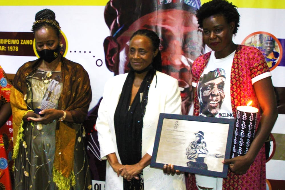 Standing from the left Daisy, Jessesi Mungoshi and Selmor Mtukudzi