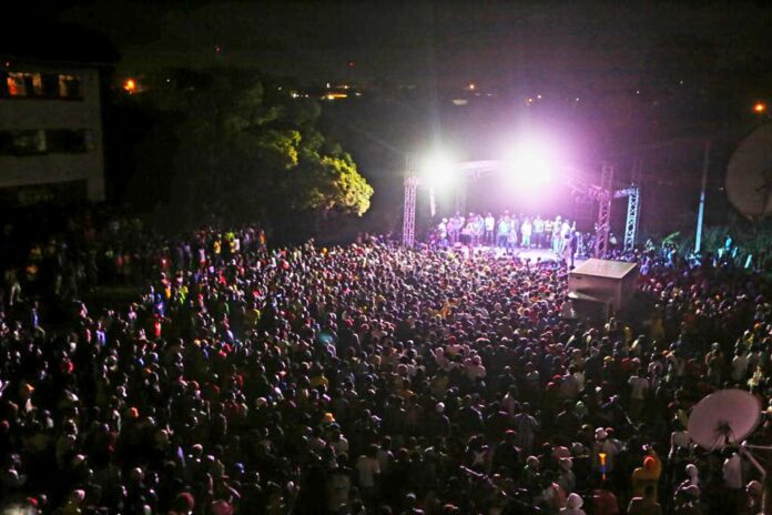 Thousands of Mbare residents turned out for the illegal New Year's Eve bash violating a government directive for people to avoid parties on the day