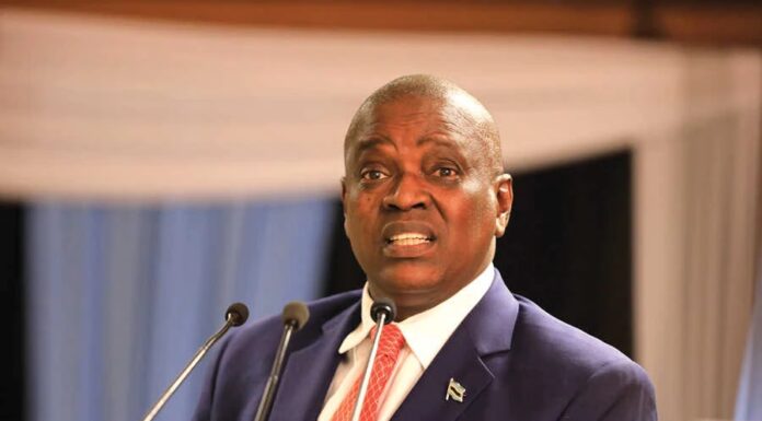 Botswana President Mokgweetsi Masisi is visiting Zambia and Zimbabwe and will probably discuss the escalating violence in Mozambique where thousands of people have been displaced by ISIS-linked insurgents