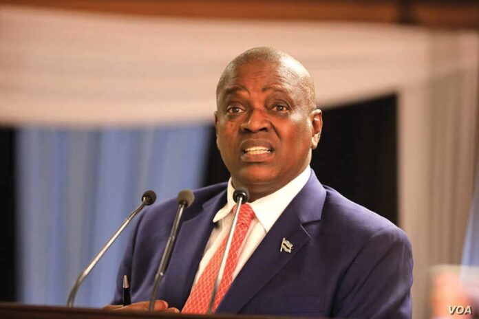 Botswana President Mokgweetsi Masisi is visiting Zambia and Zimbabwe and will probably discuss the escalating violence in Mozambique where thousands of people have been displaced by ISIS-linked insurgents