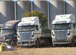 The Grain Marketing Board is expecting farmers to deliver at least 2.7 million tonnes of maize and other grains to satisfy Zimbabwe's needs for the Strategic Grain Reserves