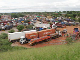 Chirundu chaos threatens Zim revenue as transporters consider Kazungula Truckers struggling to get clearance from Zimbabwean authorities pile up at the Zambian side of the Chirundu One Stop Border Post after ZIMRA insisted that the cargo is electronically sealed to avoid revenue leakages
