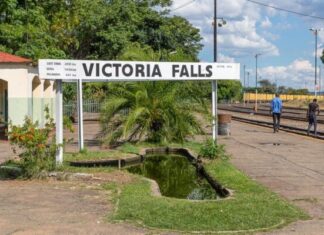 Victoria Falls 700x400 1