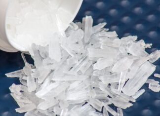 As the physical body becomes dependent on meth, mental state disruptions will take place when withdrawing from the drug. Long-term negative side effects of meth use can consist of depression, anxiety, and fatigue. Other signs include disarray, sleeping disorders, extreme irritability, and violent habits.