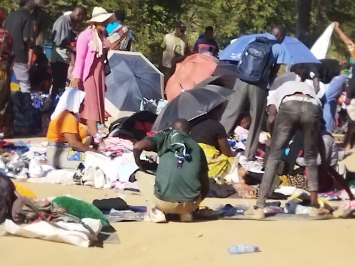 A typical market day in Chirundu attracts hundreds of Zimbabweans and Zambians who buy and sell second hand clothes and other items such as vegetables. It is, however, of major concern that all the people at these markets and some held in rural areas take no preventive measures against contracting or spreading the Coronavirus