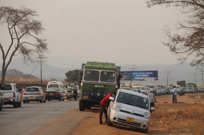 Mazowe roadblock A long queue at a road block in Mazowe where police have taken a no-nonsense approach against inter-city travel shows how Zimbabweans have defied a government directive not to travel during the Level 4 National Lockdown aimed at curbing the spread of the coronavirus which has claimed about 4 500 people in Zimbabwe