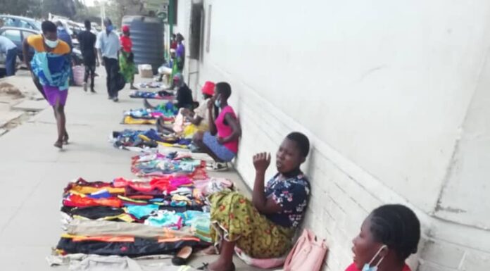 Karoi residents including a growing number of vendors who are complaining about lack of proper infrastructure are up against the council for failing to bring meaningful development to the town despite receiving funds from government