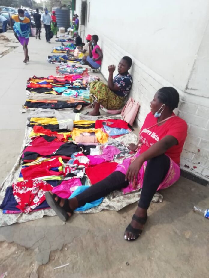 Karoi residents including a growing number of vendors who are complaining about lack of proper infrastructure are up against the council for failing to bring meaningful development to the town despite receiving funds from government